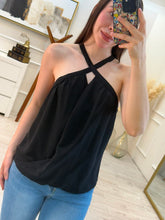 Cargar imagen en el visor de la galería, FIAMA - Blusa negra