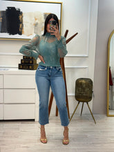 Cargar imagen en el visor de la galería, HEIDI - Blusa verde manga larga