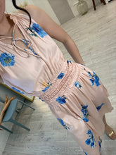 Cargar imagen en el visor de la galería, CALPULLI - Vestido corto estampado flores azules