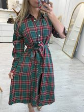 Cargar imagen en el visor de la galería, GRACELYN - Vestido midi cuadros verde con rojo