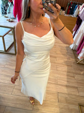 Cargar imagen en el visor de la galería, AMORET - Maxi vestido blanco tirantes
