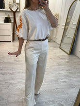 Cargar imagen en el visor de la galería, NIRVANA - Set pantalon y blusa detalle en mangas