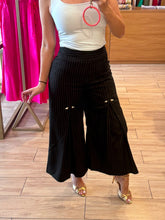 Cargar imagen en el visor de la galería, MALAGA - Pantalon negro rayas