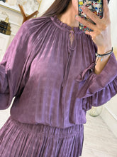 Cargar imagen en el visor de la galería, GRACIELA - Vestido corto uva manga larga