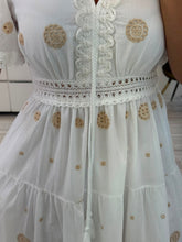 Cargar imagen en el visor de la galería, AZUCENA - Vestido midi blanco estampado