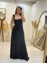 Cargar imagen en el visor de la galería, CORINTIA - Maxi vestido negro