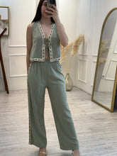 Cargar imagen en el visor de la galería, GRECIA - Set blusa y pantalon verde olivo