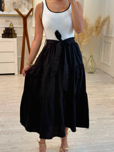 Cargar imagen en el visor de la galería, KIRAN - Maxi vestido blanco con negro