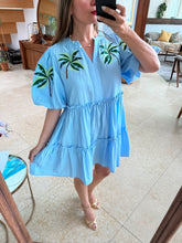 Cargar imagen en el visor de la galería, CAROLA - Vestido corto azul palmeras