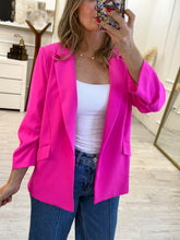Cargar imagen en el visor de la galería, KARENINA - Blazer fucsia