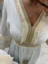 Cargar imagen en el visor de la galería, SONIA - Maxi vestido hueso manga larga