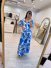 Cargar imagen en el visor de la galería, ANFITRITE – Maxi vestido blanco con flores azules