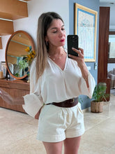 Cargar imagen en el visor de la galería, SEBASTIANA - Blusa avena