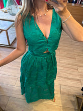 Cargar imagen en el visor de la galería, AGUSTINA - Set blusa y falda verde