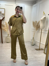 Cargar imagen en el visor de la galería, DALIA - Set bluson y pantalón olivo