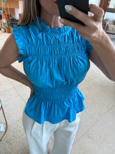 Cargar imagen en el visor de la galería, TRIXIE - Blusa azul