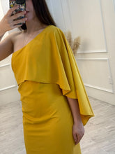 Cargar imagen en el visor de la galería, NORA - Vestido amarillo asimétrico