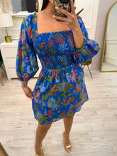 Cargar imagen en el visor de la galería, MATILDE - Vestido corto azul estampado