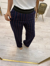 Cargar imagen en el visor de la galería, LALA - Pantalón azul marino rayas