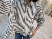 Cargar imagen en el visor de la galería, LOVE - Blusa azul rayas