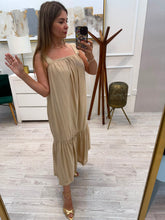 Cargar imagen en el visor de la galería, ALINA - Maxi vestido beige