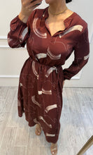 Cargar imagen en el visor de la galería, ADALIA - Maxi vestido café estampado