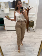 Cargar imagen en el visor de la galería, PETRA - Pantalón canela