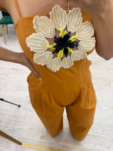 Cargar imagen en el visor de la galería, CARLOTA - Palazzo mostaza flor