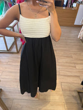 Cargar imagen en el visor de la galería, PAULINA - Maxi vestido blanco con negro