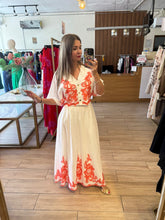 Cargar imagen en el visor de la galería, ANETTE - Set falda y blusa blanco