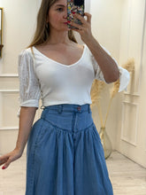 Cargar imagen en el visor de la galería, DAMIANA - Blusa blanca