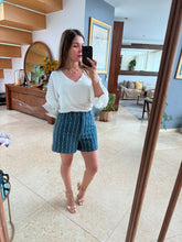 Cargar imagen en el visor de la galería, ULIANA - Blusa blanca manga larga