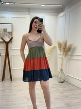 Cargar imagen en el visor de la galería, NIDIA - Vestido corto multicolor