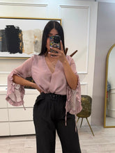 Cargar imagen en el visor de la galería, TORI - Blusa palo de rosa