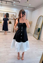 Cargar imagen en el visor de la galería, AYAKA - Vestido midi negro con blanco