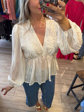 Cargar imagen en el visor de la galería, VITE - Blusa marfil