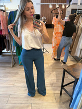 Cargar imagen en el visor de la galería, YOSELIN - Pantalón azul petróleo