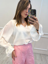 Cargar imagen en el visor de la galería, JENNIFER - Blusa blanca