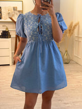 Cargar imagen en el visor de la galería, SANDRA - Vestido corto azul