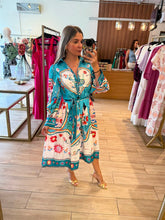 Cargar imagen en el visor de la galería, ZINNIA - Vestido midi azul estampado