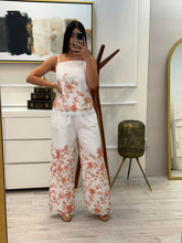Cargar imagen en el visor de la galería, ALICIA - Set blusa y pantalón blanco con salmón