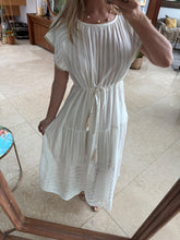 Cargar imagen en el visor de la galería, NAILEA - Maxi vestido blanco
