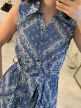 Cargar imagen en el visor de la galería, ANITTA - Maxi vestido azul estampado boho