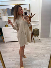 Cargar imagen en el visor de la galería, CINTIA - Vestido camisero arena