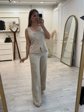 Cargar imagen en el visor de la galería, LISANDRA - Set pantalon y blusa khaki