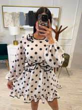 Cargar imagen en el visor de la galería, GEORGIA - Vestido blanco polka dots
