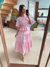 Cargar imagen en el visor de la galería, AZRA - Set blusa y falda rosa