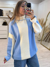 Cargar imagen en el visor de la galería, PHOEBE - Sueter azul con beige