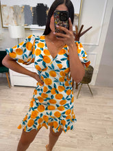 Cargar imagen en el visor de la galería, MIN - Vestido corto estampado frutal