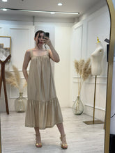 Cargar imagen en el visor de la galería, CALIXTA - Maxi vestido avena tirantes
